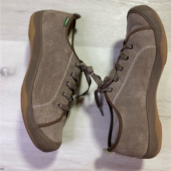 Eddie Bauer Women’s Leather Lace Up Sneakers Henderson Pine Suede Brown Size 10 - Picture 1 of 10